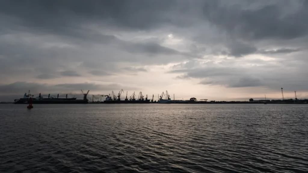 Midia Marine Terminal: Au fost găsiți și recuperați toți cei cinci marinari dispăruți în urma scufundării remorcherului Astana