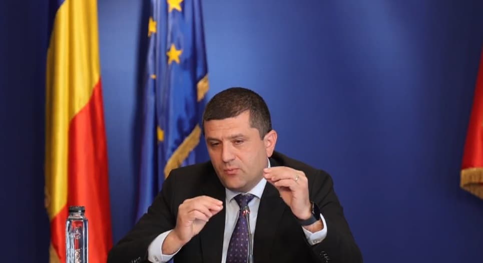 Radu Miruță refuză să aprobe bugetele TAROM și CFR Călători: „Nu voi semna că 2 plus 2 fac 10”