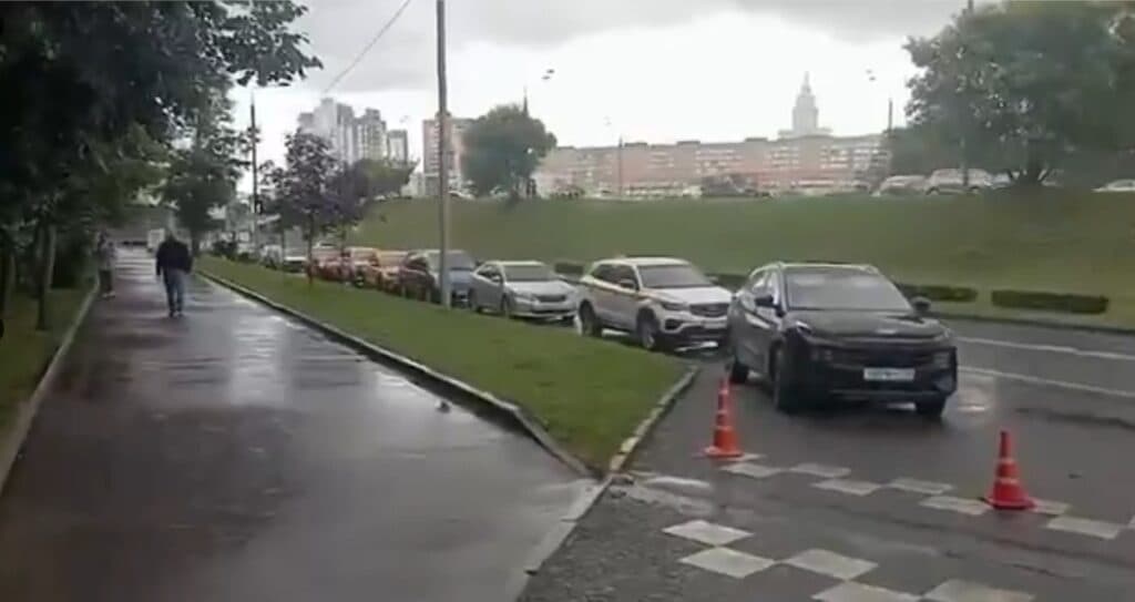 Motivul pentru care într-un oraș din Rusia se montează toalete ecologice în jurul stațiilor de carburanți