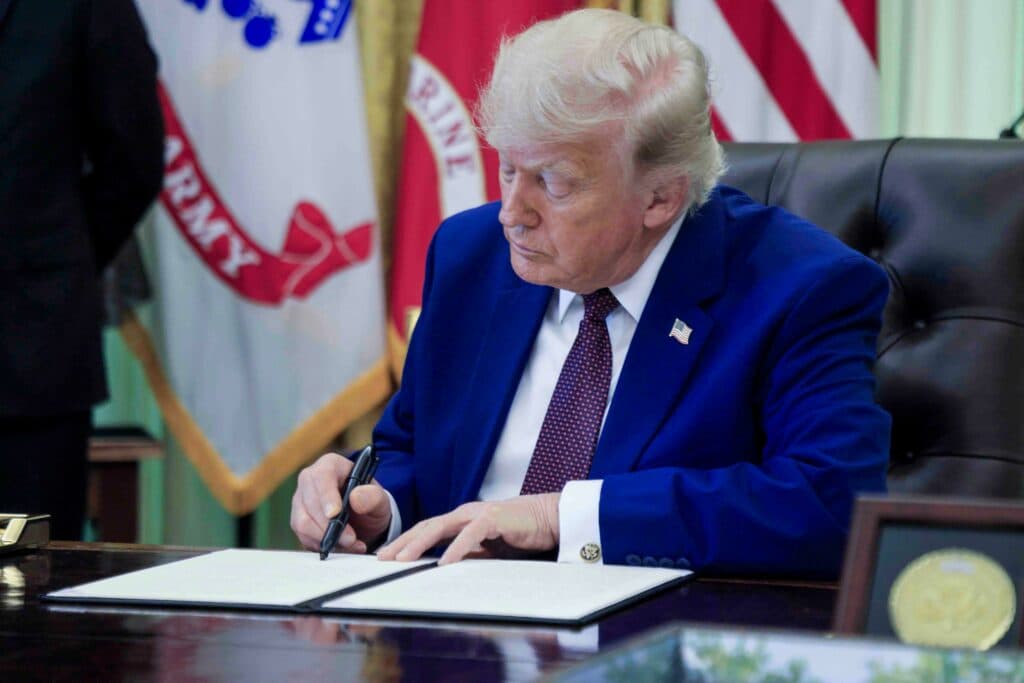 Trump a semnat un memorandum privind încheierea războiului din Iran