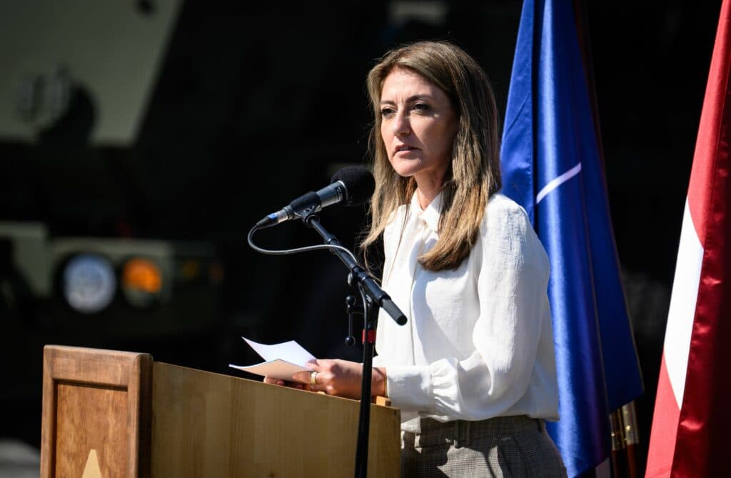 Olanda avertizează că NATO va exercita presiuni asupra aliaților care nu plătesc destul pentru apărare