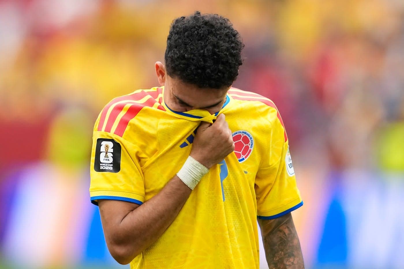 CM 2026 Imaginile durerii: fotbaliștii Columbiei, în frunte cu superstarul Luis Diaz, au plâns în hohote pe teren după eliminarea de la Cupa Mondială