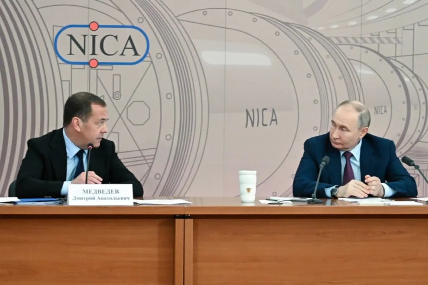 Fantezii rusești cu apocalipse nucleare și naziști