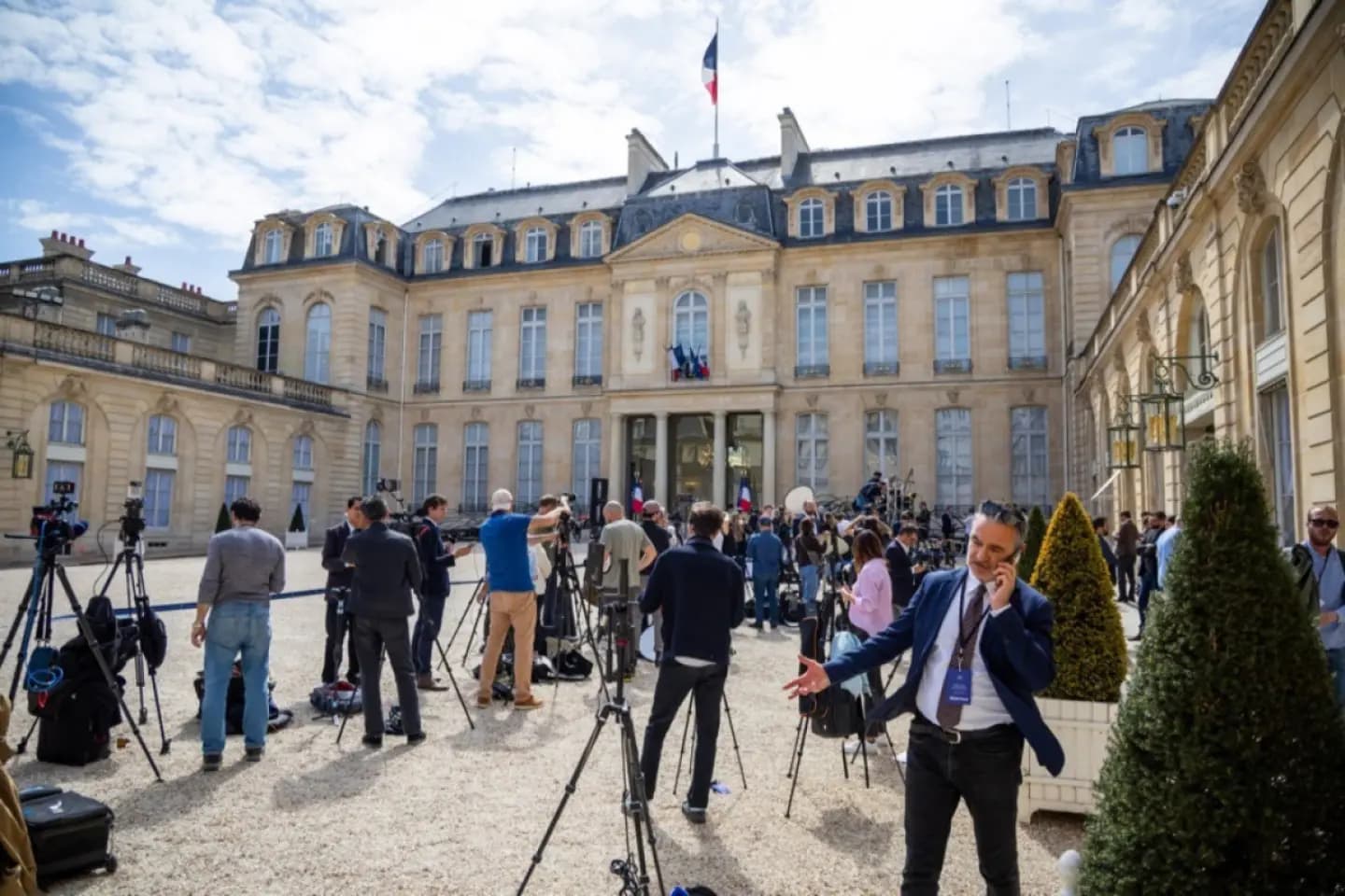 Percheziție la Palatul Elysee
