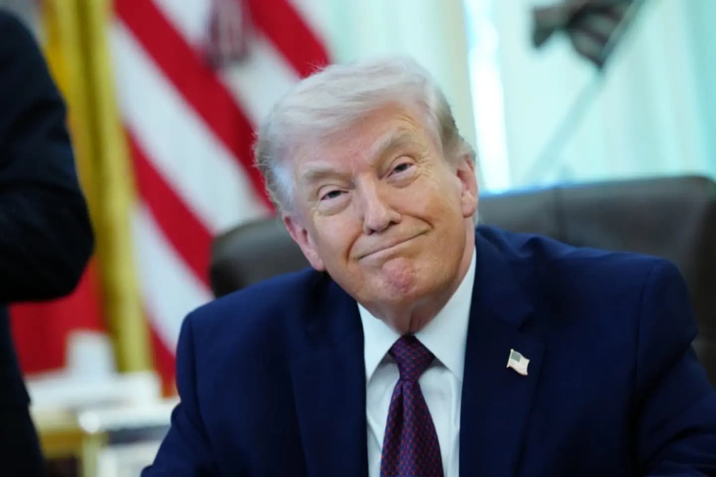 Trump este sănătos dar trebuie să slăbească potrivit raportului medical după un control de rutină.