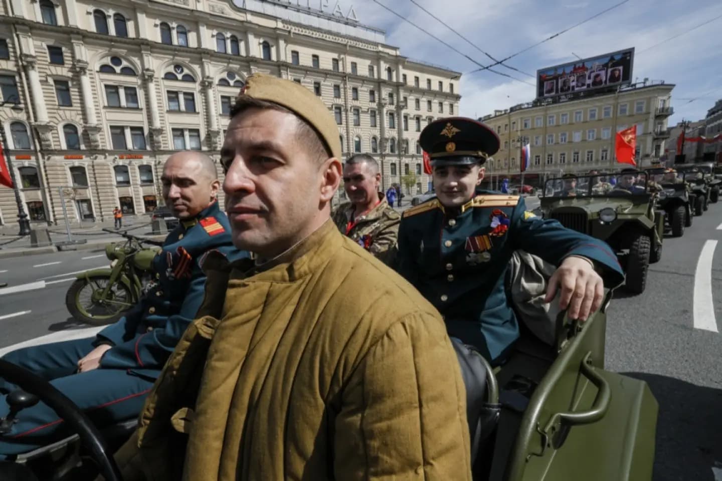 După ce au scormonit manualele de istorie, rușii au mai găsit un adversar: colonialismul