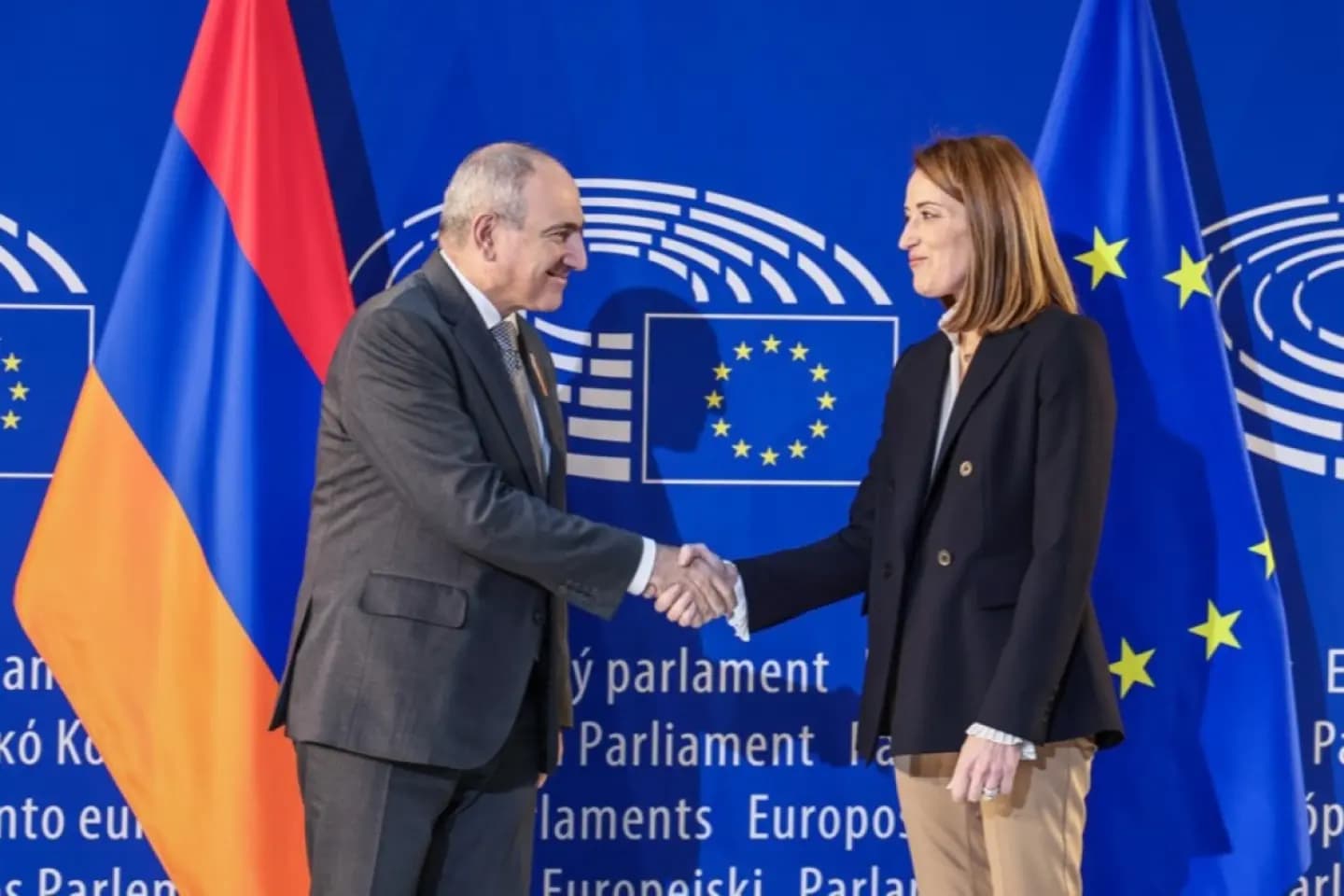 Campanii digitale și război informațional în Armenia înaintea alegerilor