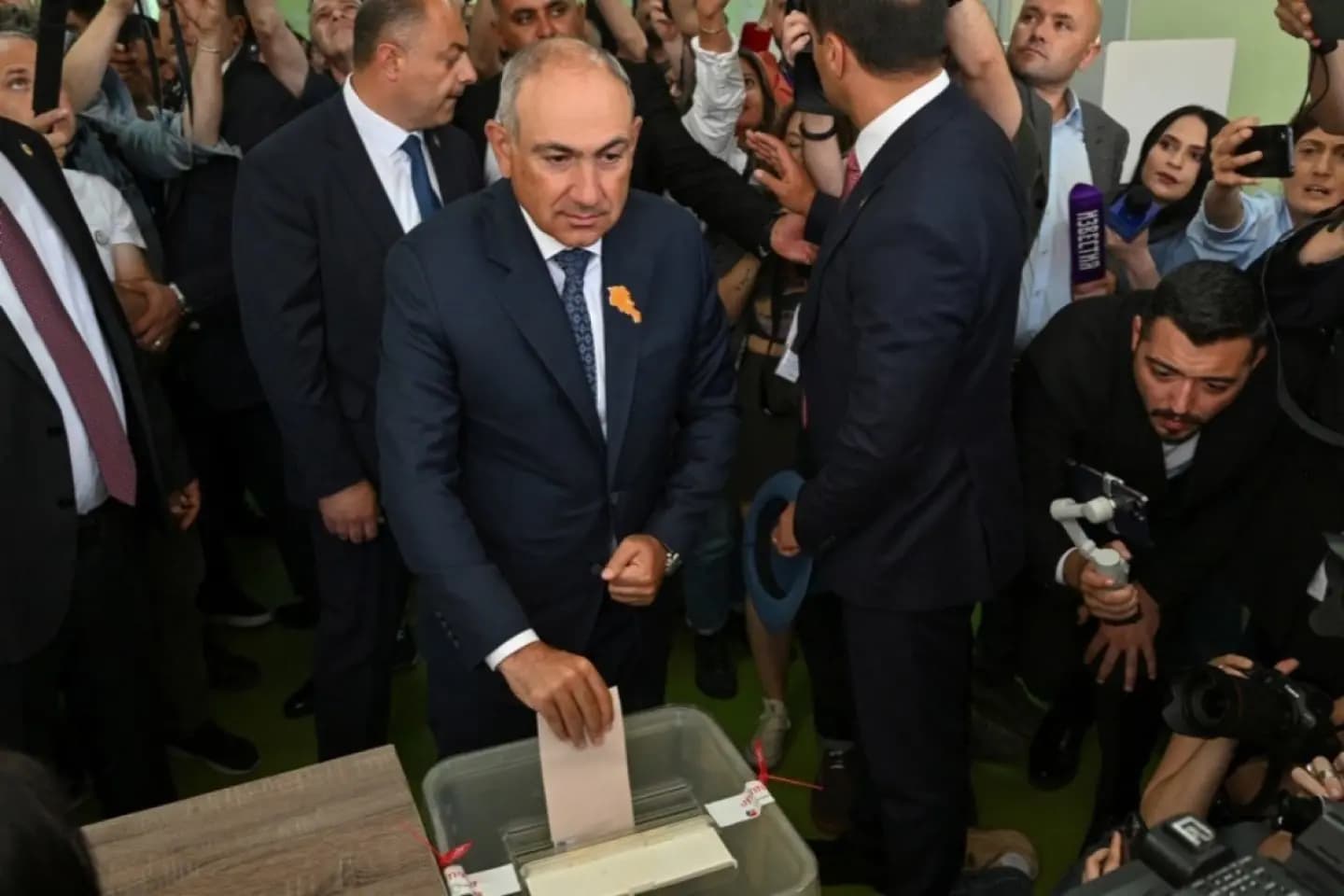 Prim-ministrul armean Nikol Pașinian a anunţat victoria partidului său în alegerile parlamentare