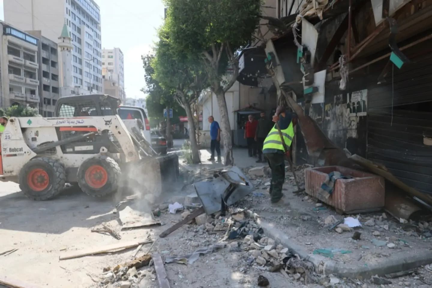 Armata israeliană atacă suburbiile Beirutului