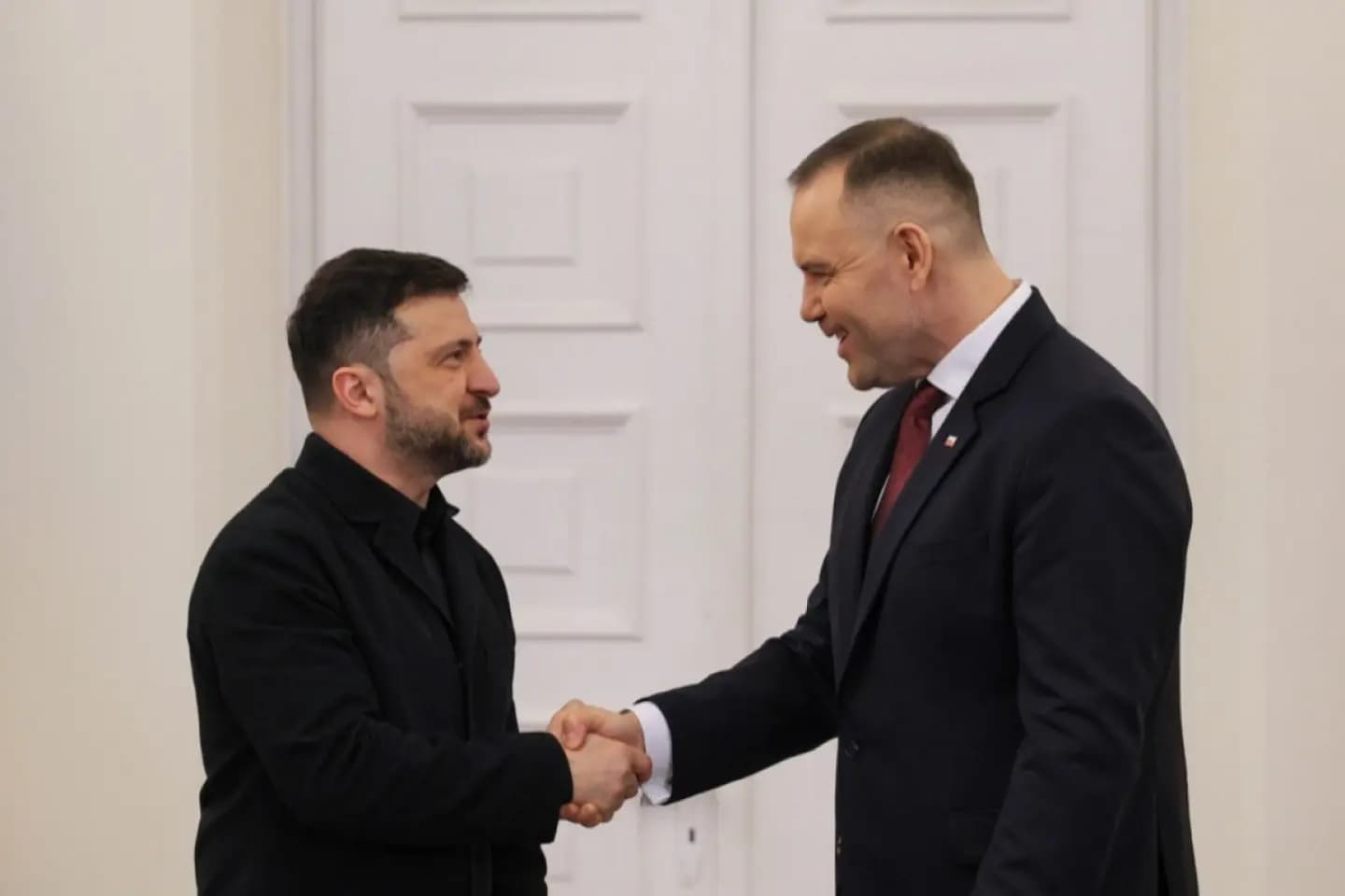 Karol Nawrocki i-a retras lui Volodimir Zelenski cea mai înaltă distincţie a Poloniei