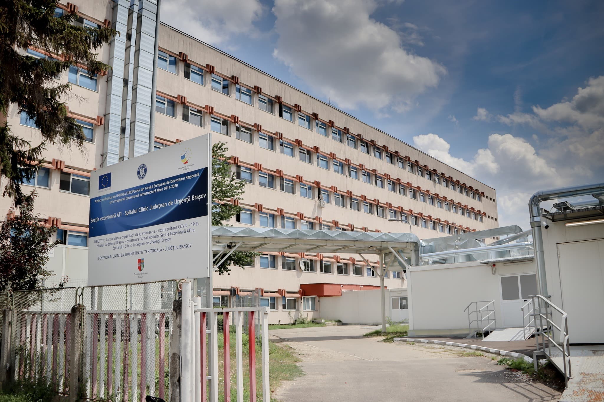 Braşov: Anchetă penală după ce un pacient care ar fi avut artera aortă ruptă a primit, la UPU, medicamente antiinflamatorii şi a fost trimis acasă