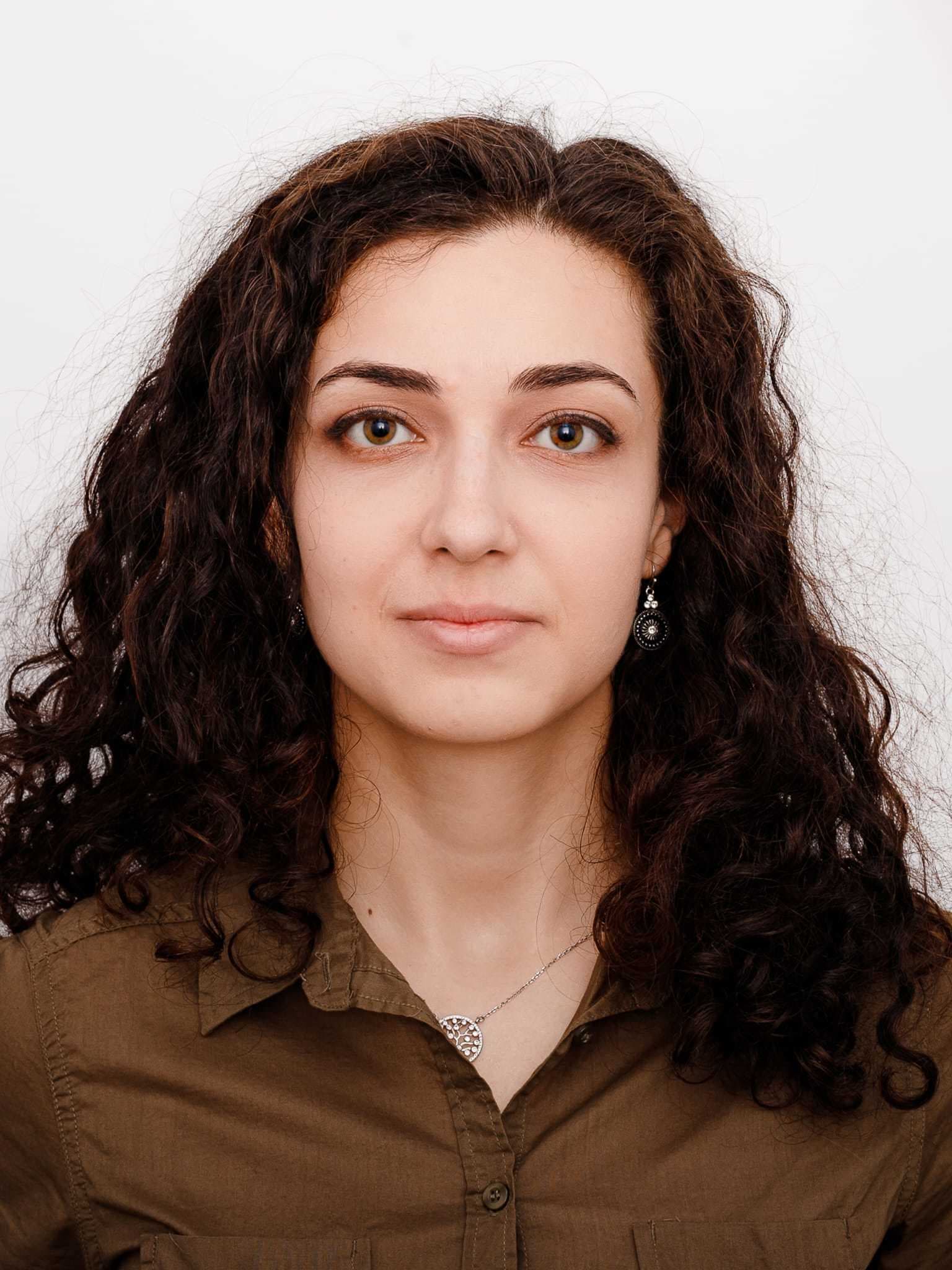 Preşedintele Societăţii Multidisciplinare a Medicilor Rezidenţi: De multe ori rezidenţii fac 3, 4, 5 gărzi, cele mai multe, în chirurgie, de ATI, urgenţă, medicină internă/ Mulţi se tem pentru viitorul loc de muncă, nu au siguranţa zilei de mâine