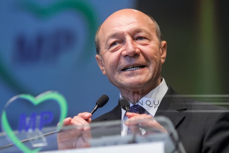 Băsescu: Toată lumea pune linii roşii, ceea ce face, practic, imposibilă soluţia aşezării unui nou guvern/ Aici, orice ar face, nu este soluţie imorală dacă se iese din criza politică