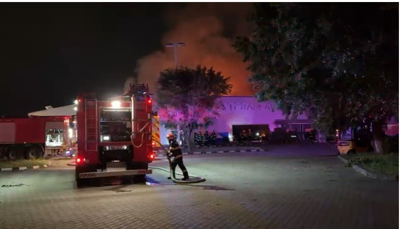 Incendiu la la depozitul TeraPlast din Chiajna - Valoarea pagubelor, estimată la 150.000 de euro / Anunţul companiei