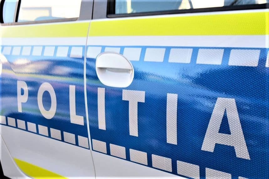 Bărbat anchetat penal, după ce a abordat o fată de 13 ani în autobuz, propunându-i să o plătească pentru a întreţine relaţii sexuale