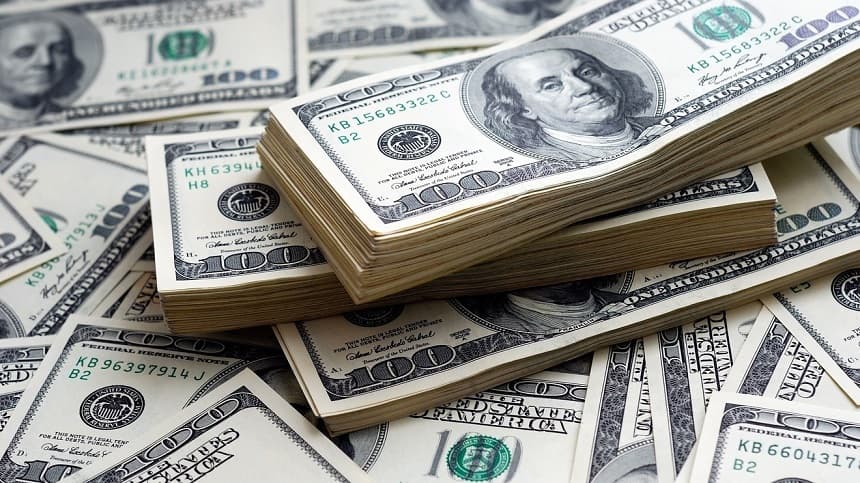 Dolarul oscilează pe fondul speranţelor pieţelor privind un acord de pace în Orientul Mijlociu / Preţul ţiţeiului WTI scade cu peste 5%