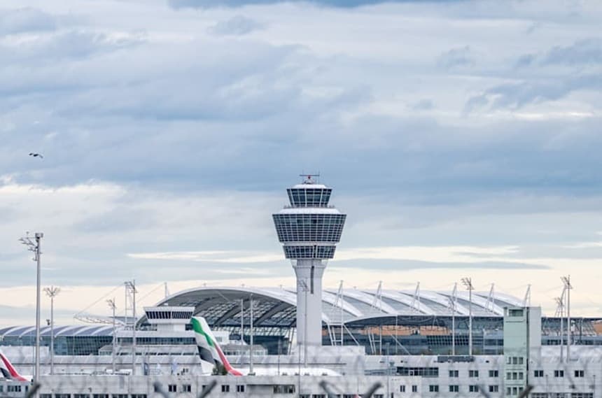 UPDATE - Operaţiuni de zbor suspendate la aeroportul din München din cauza unui miros intens de fum în turnul de control / Zborurile s-au reluat