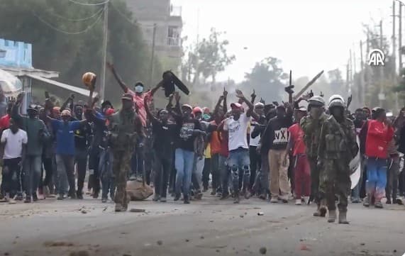 Un protestatar a fost împuşcat mortal în timpul unei manifestaţii împotriva unui centru american de tratare a Ebola din Kenya
