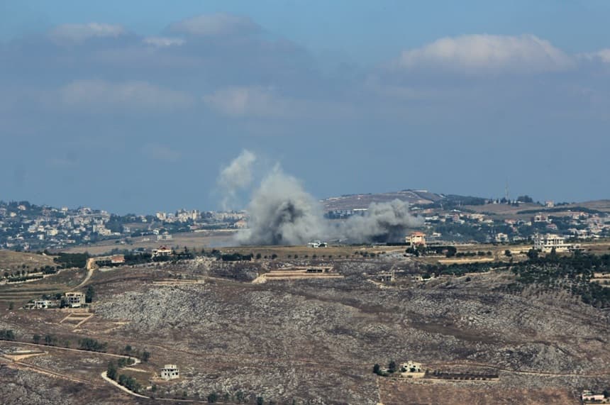 Cel puţin patru morţi în sudul Libanului, în atacuri aeriene ale Israelului, în pofida acordului între Iran şi SUA. Armata israeliană anunţă că a interceptat obuze trase de Hezbollah în zone ocupate în sudul Libanului şi că a răspuns cu atacuri aeriene