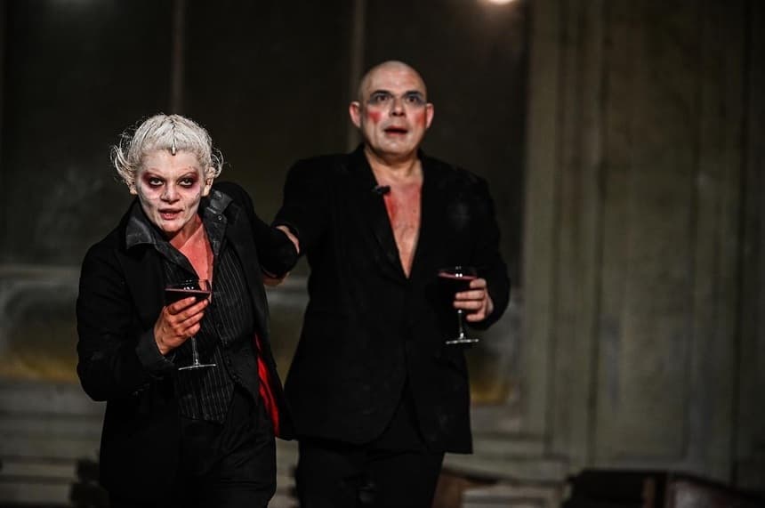 Bilete la spectacolul „Faust” şi acces online gratuit pentru „Trei surori. Monoloage” la TNRS, de Ziua Mondială a Teatrului