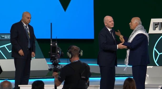 Congresul FIFA: preşedintele federaţiei palestiniene a refuzat să pozeze alături de un lider israelian - VIDEO