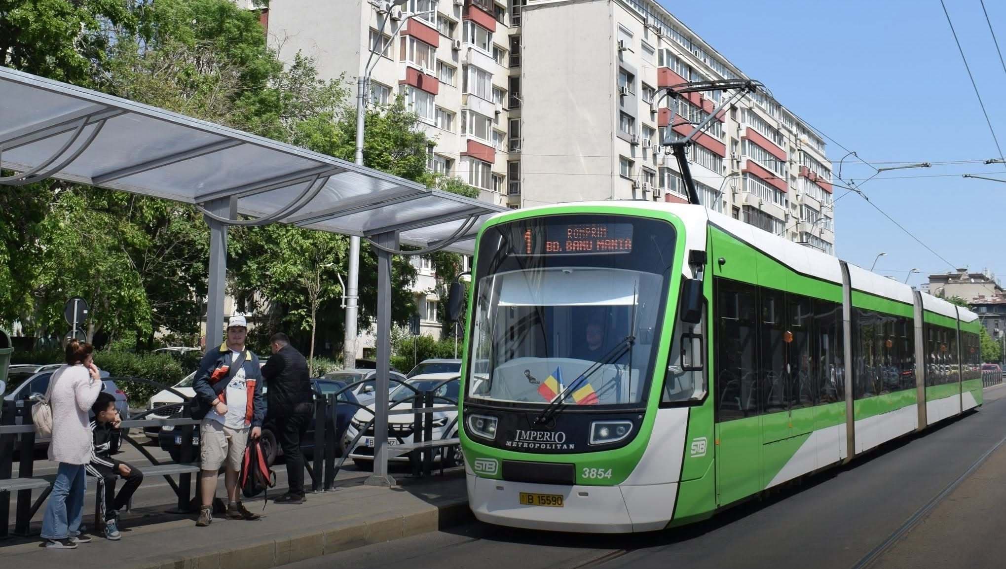 PMB anunţă că va achiziţiona, cu fonduri europene, 100 de troleibuze şi 79 de tramvaie noi pentru Capitală