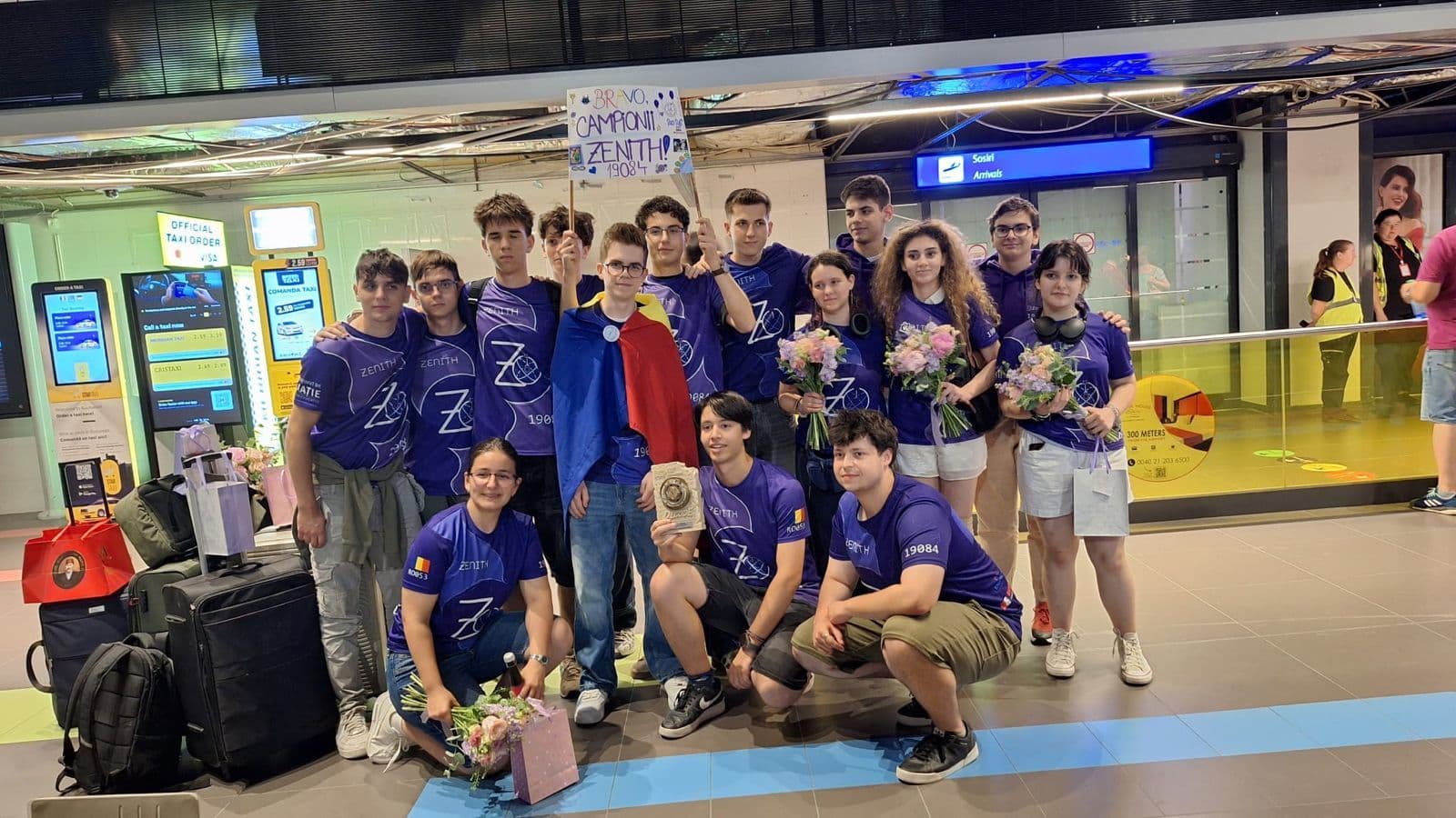 Performanţă de elită pentru echipa de robotică Zenith, de la Colegiul Naţional „Grigore Moisil” din Capitală/ Membrii echipei au obţinut locul II la categoria Inspire a unei competiţii de profil de la Istanbul - FOTO