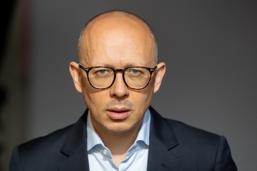 Pentru supraviețuirea lui politică, Nicușor Dan ar trebui să se despartă azi de PSD