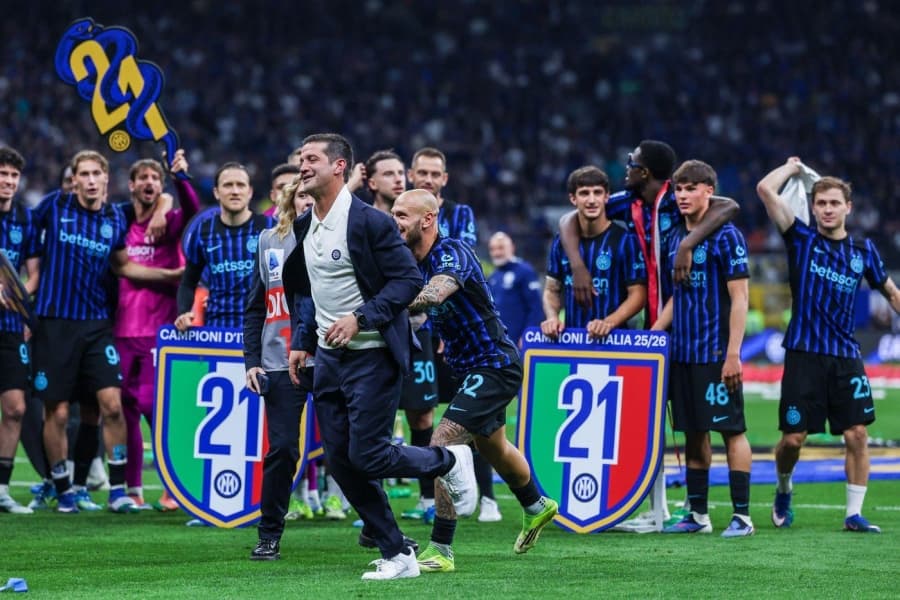 Italienii, cuceriți de Cristi Chivu: un „cavaliere tăcut” al băncii, un „arhitect al răbdării”