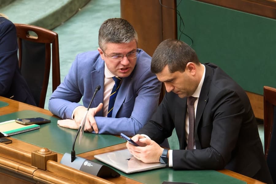 Ministrul Economiei, Irineu Darău, despre programul SAFE: „Peste 50% din producție va fi efectiv în România, în mod direct. Măsurabil, pe parcursul programului SAFE, jumătate din acești bani clar sunt investiți direct pe teritoriul românesc”
