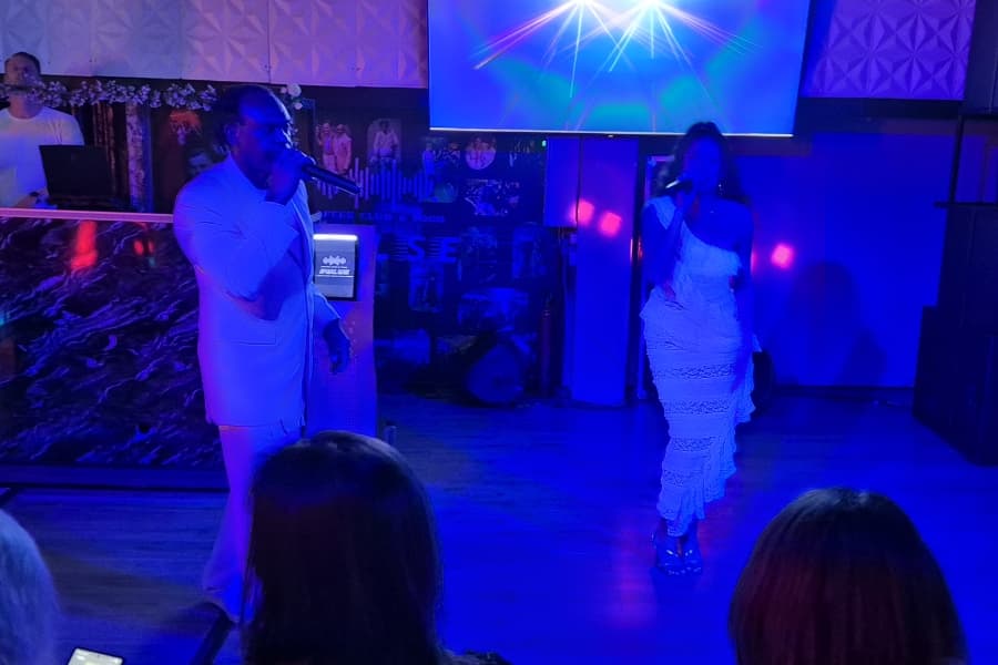 Ce mai face Dr. Alban? La 68 de ani, le-a amintit sătmărenilor cum se distrau în tinerețea lor