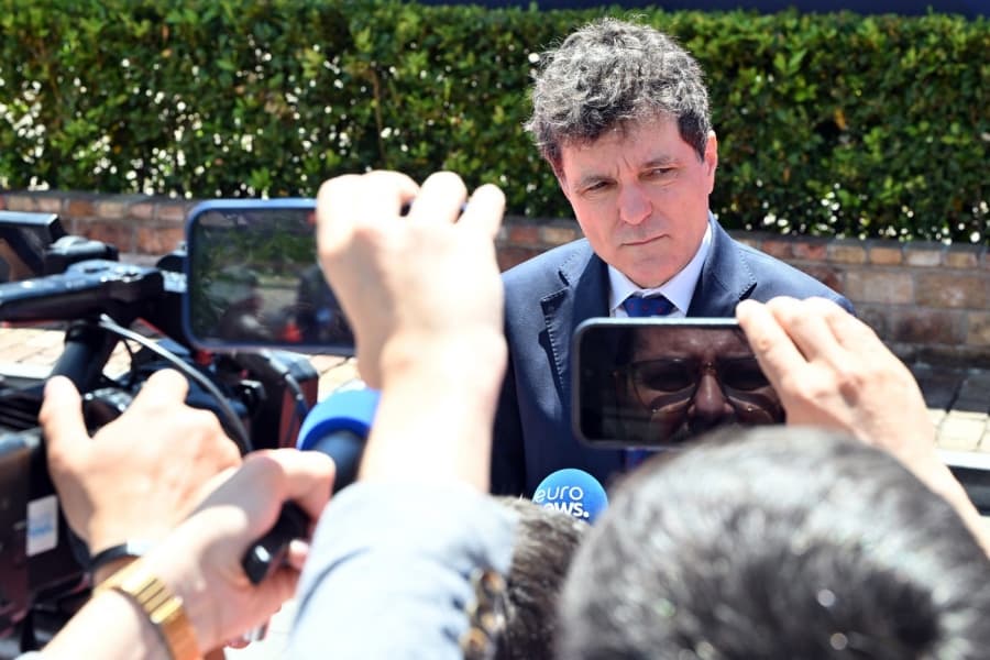 Unii îi vor găsi scuze lui Nicușor Dan. Dar până acum, la fiecare pas major, deciziile lui ne-au adus o criză guvernamentală, una politică și una de încredere