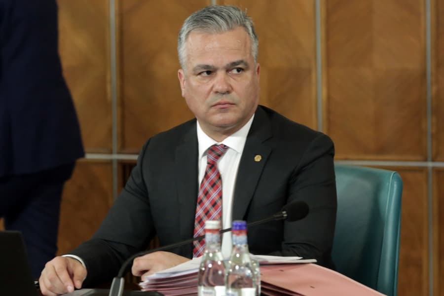 Lista cu propunerile de miniștri cu care premierul desemnat Adrian Veștea va merge la Nicușor Dan - surse