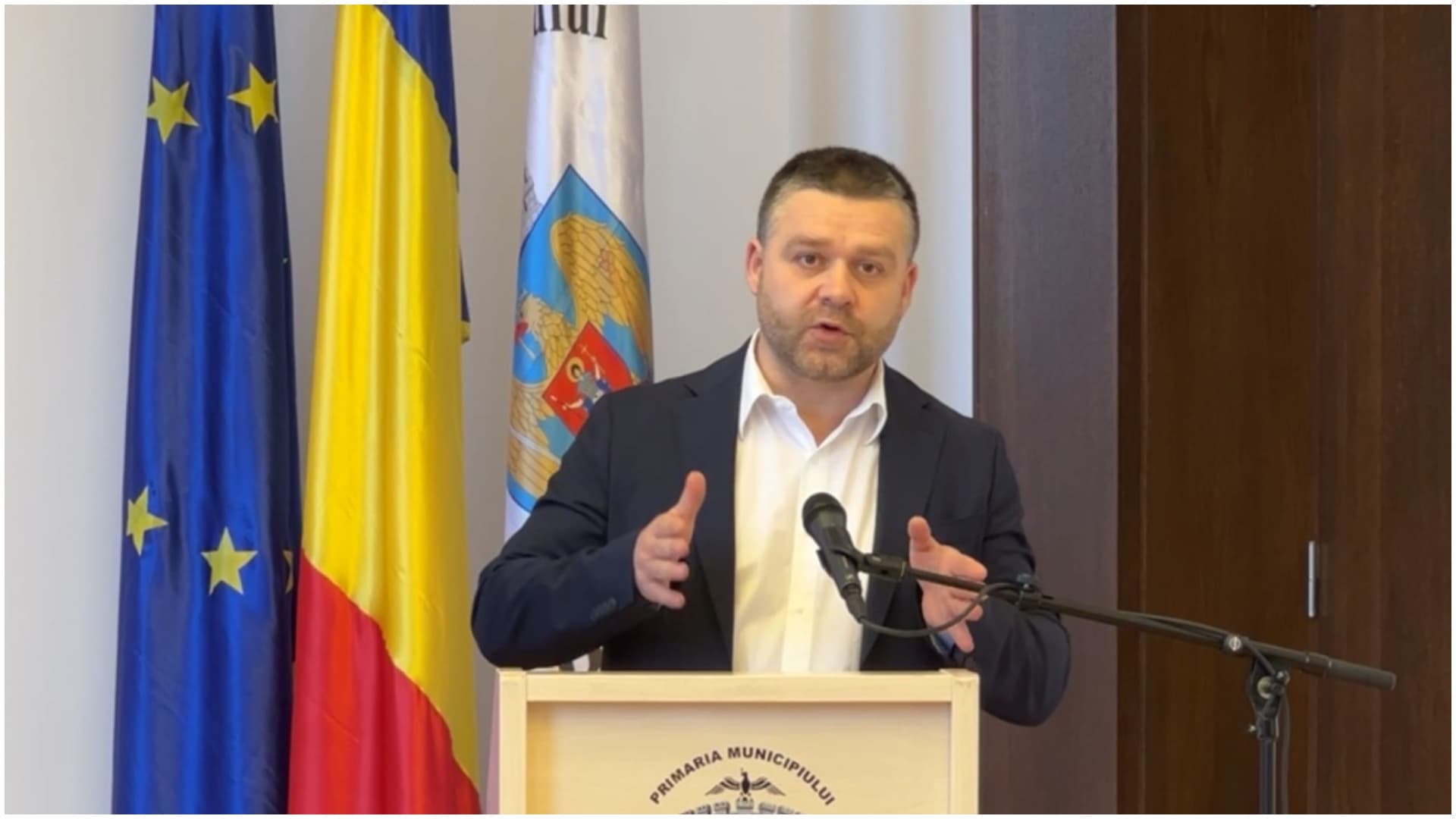 Ciucu vrea să facă în tot Bucureștiul ce-a făcut în Sectorul 6, când era primar acolo. „Am eliberat acolo kilometri de trotuare de maşini, asta voi face și acum”