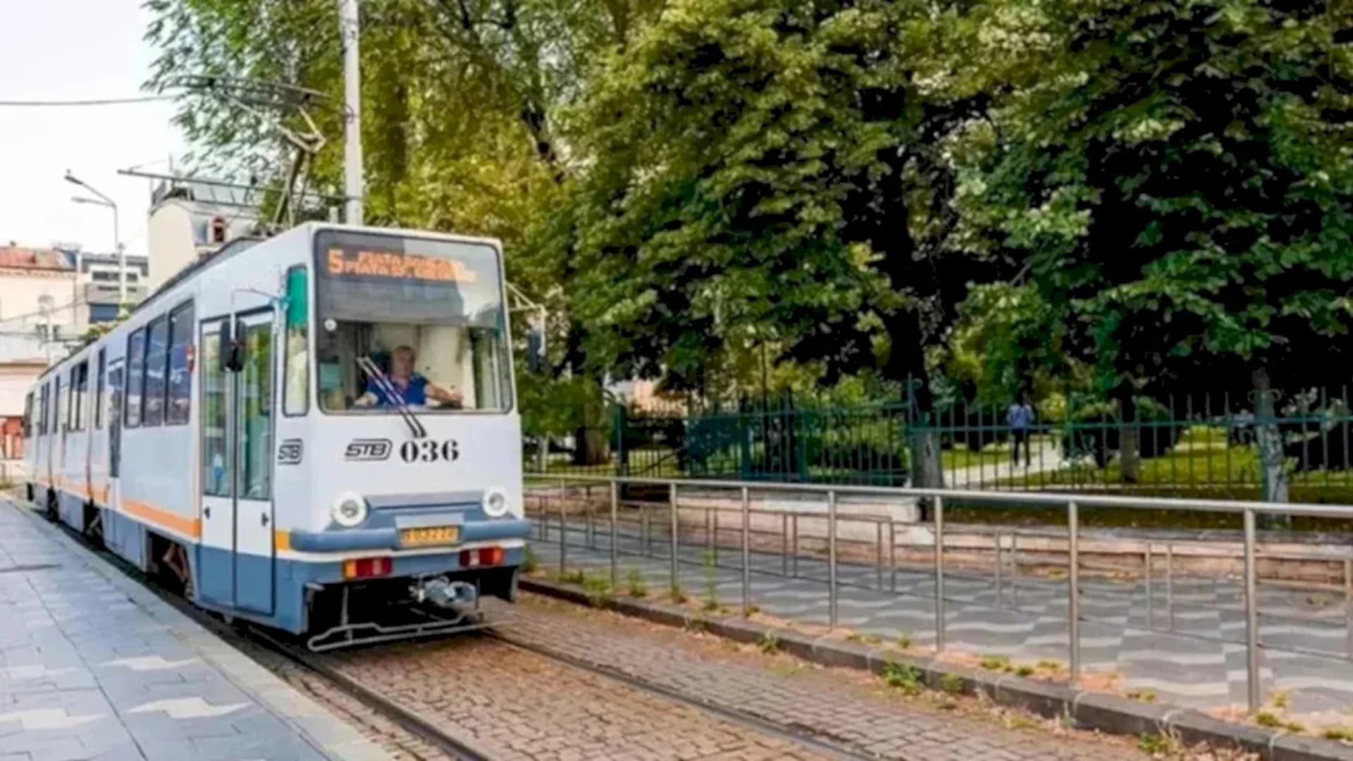 Probleme tehnice la STB, haos în trafic. Tramvaiele 1 și 5, blocate pe Ștefan cel Mare. S-a înființat linia navetă 601, între Gara Basarab și Bucur Obor