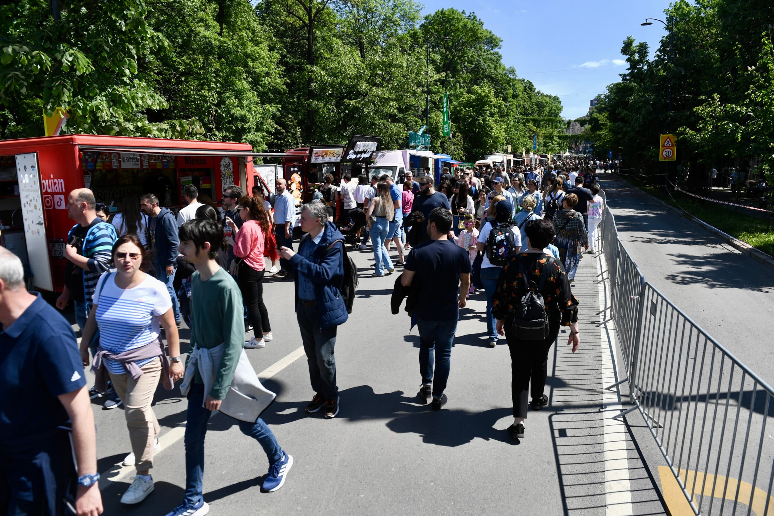 Bucureștenii din zona Kiseleff, disperați de festivalurile și alte evenimente de vară din Alveolă. Cer, printr-o petiție, interzicea lor. Cele 6 argumente ale oamenilor