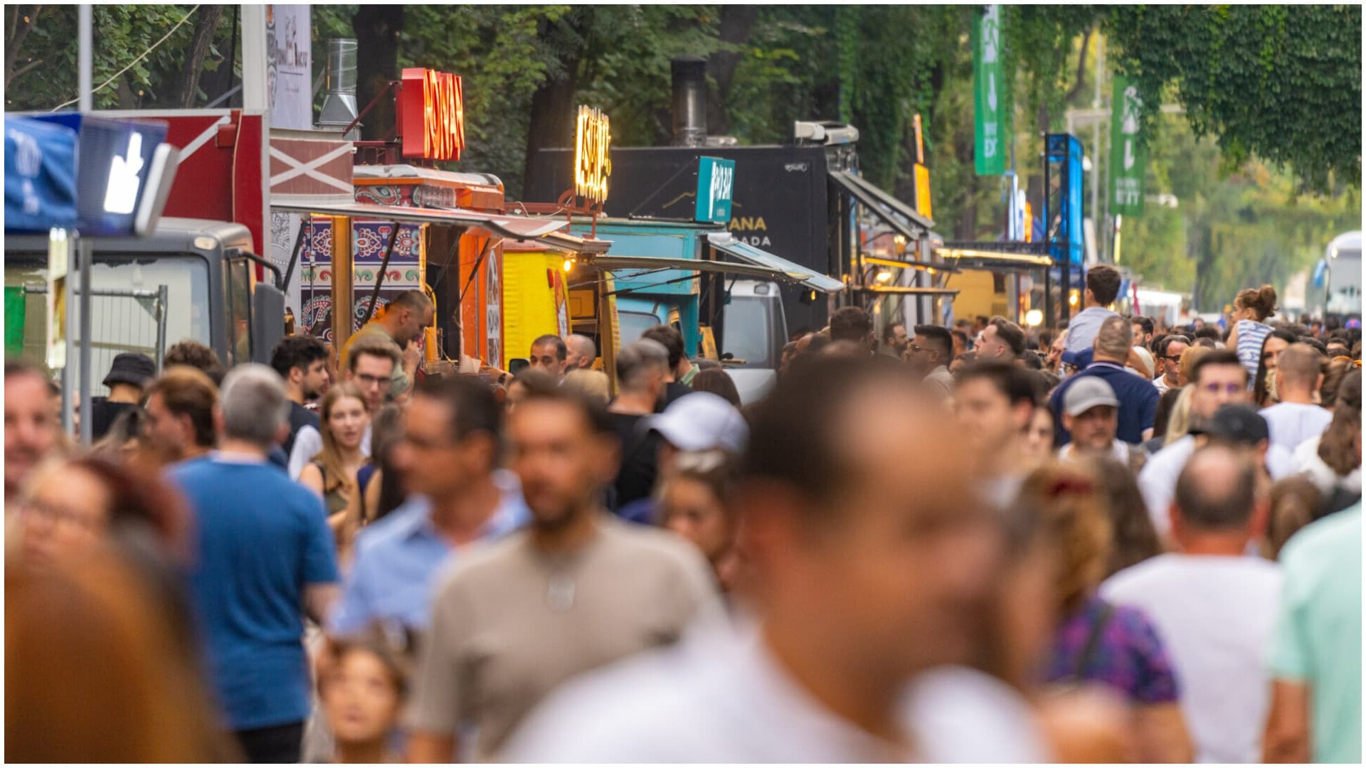 Bucharest Street Fod Festival pe Kiseleff, în weekendul 18 – 19 aprilie. Food trucks cu mâncăruri din toate colțurile lumii, ateliere și concerte