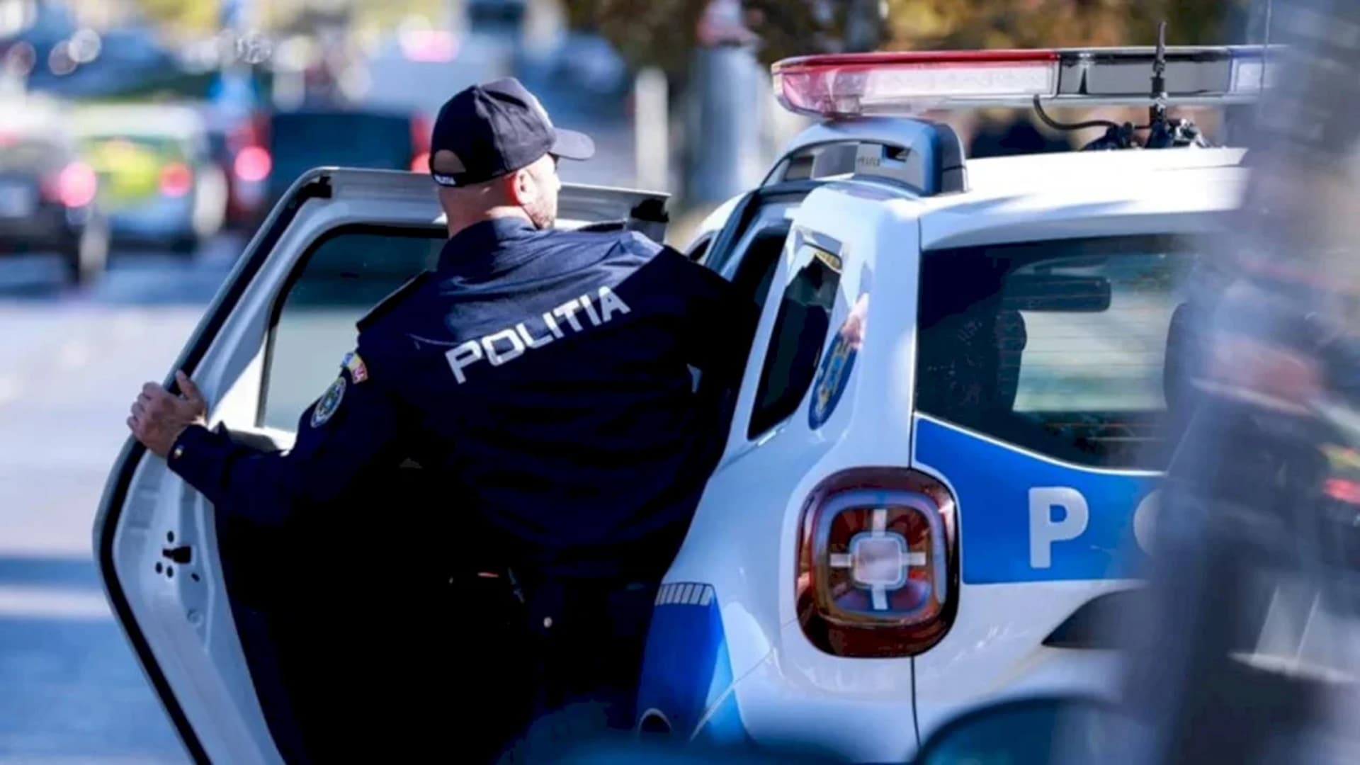 Bătaie între adolescenți în București, unde un puști a atacat un altul cu un cuțit, în curtea unei școli din Sectorul 1. Agresorul, reținut