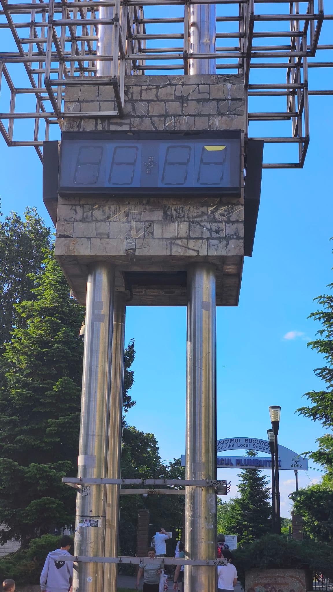 Miracolul de la Doamna Ghica a ținut fix două săptămâni. Ceasul s-a stricat din nou, a doua oară în 6 luni. „Electronica nu e ușoară, dar e grea!” 😂