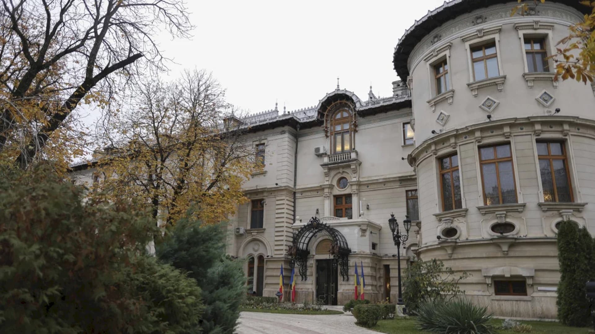 Recepția de la Palatul Cotroceni de Ziua Europei, anulată din cauza crizei politice. Președintele Nicușor Dan începe negocierile cu partidele pentru un nou guvern