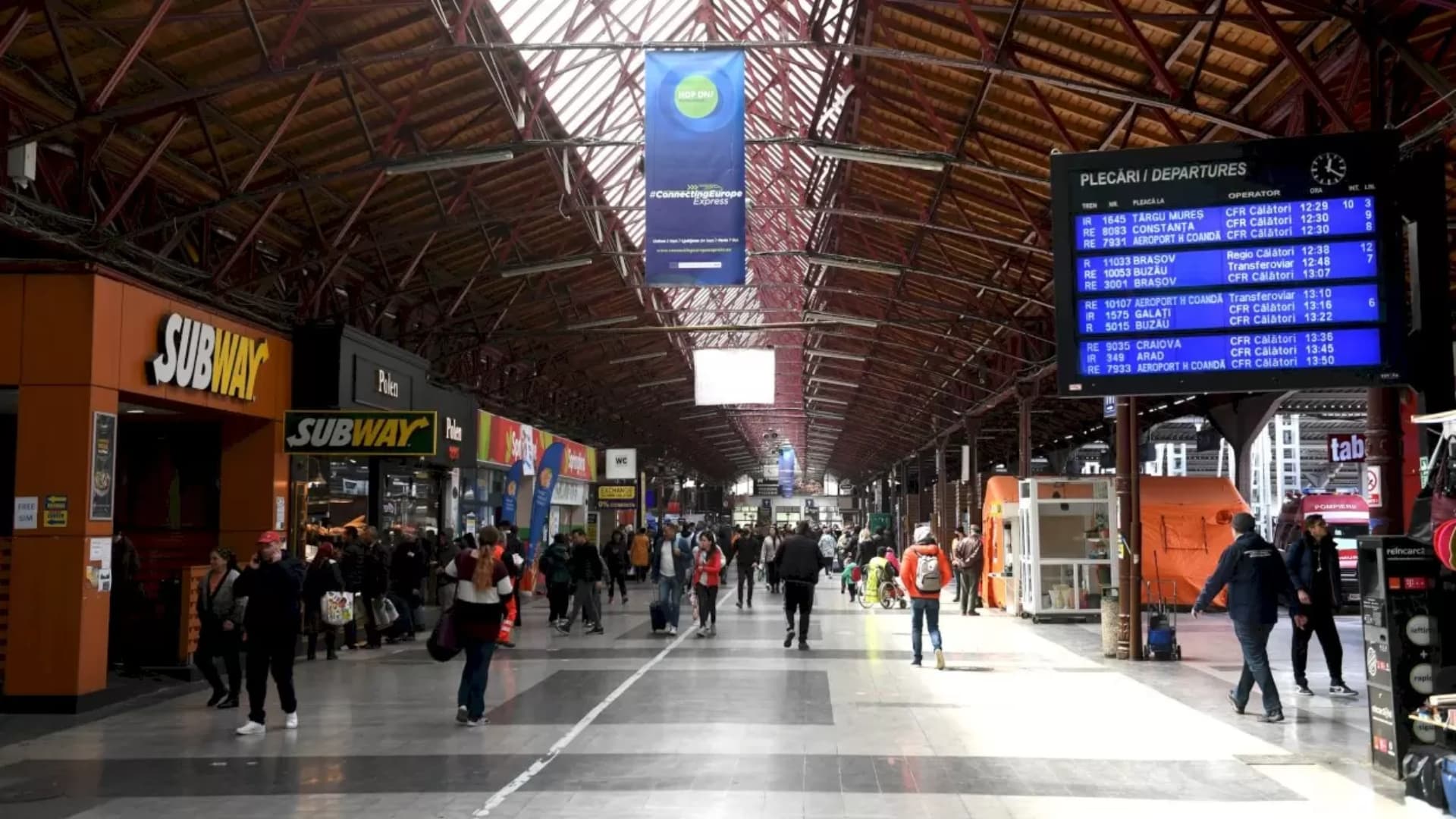 „Trenurile Soarelui” vor fi, în vara aceasta, în număr de 60. CFR anunță că programul începe în iunie, cu plecări spre litoral din București și din alte orașe