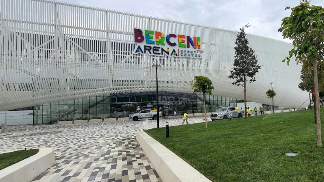 Gheața de pe Berceni Arena și-a luat concediu de vară. Patinoarul se deschide de la 1 iulie pentru iubitorii de role și patine cu rotile 🛼