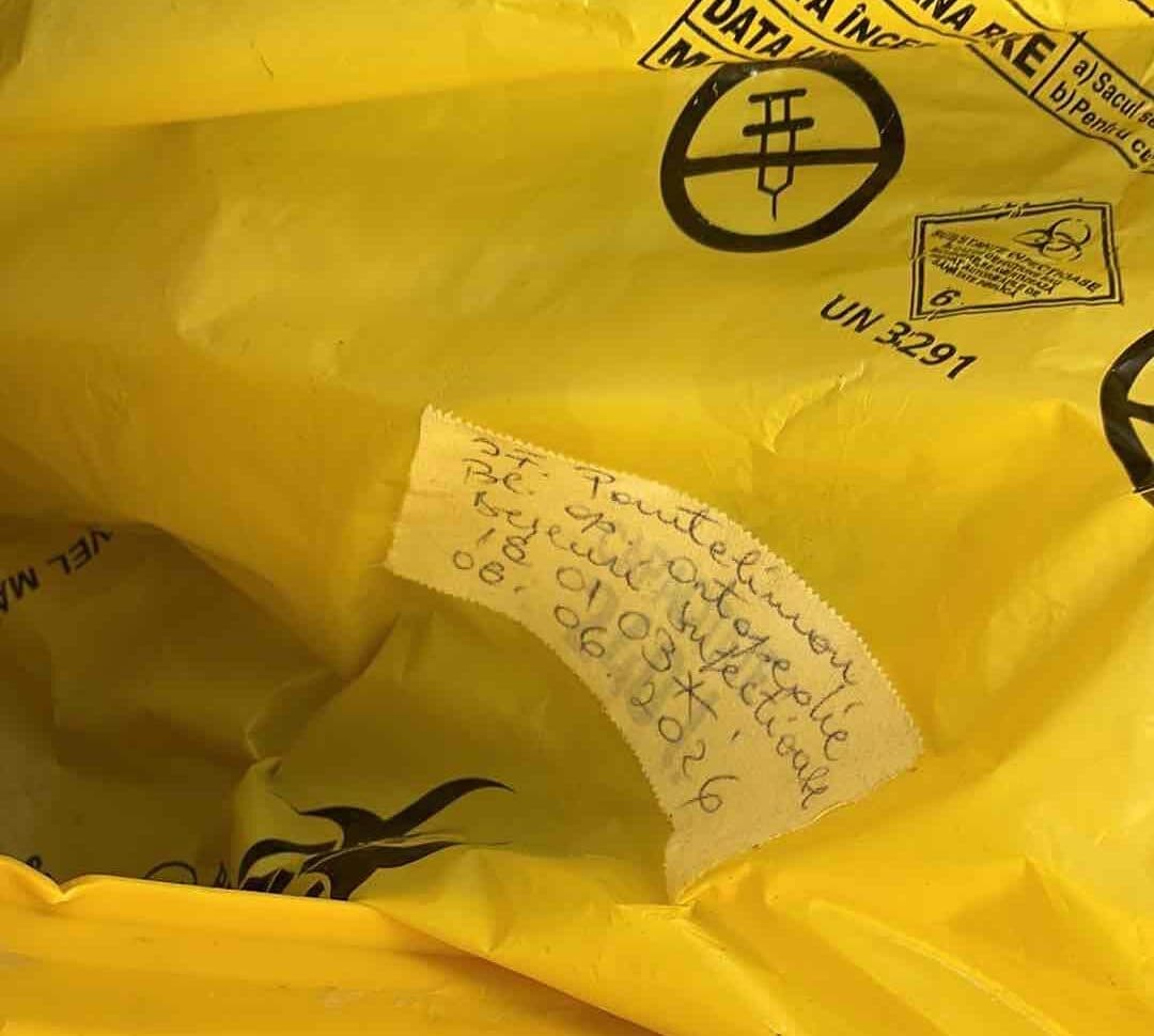 Saci cu deșeuri infecțioase de la Spitalul Sfântul Pantelimon, aruncați pe podeaua unei dube și transportați prin București. Garda de Mediu a dat amenzi