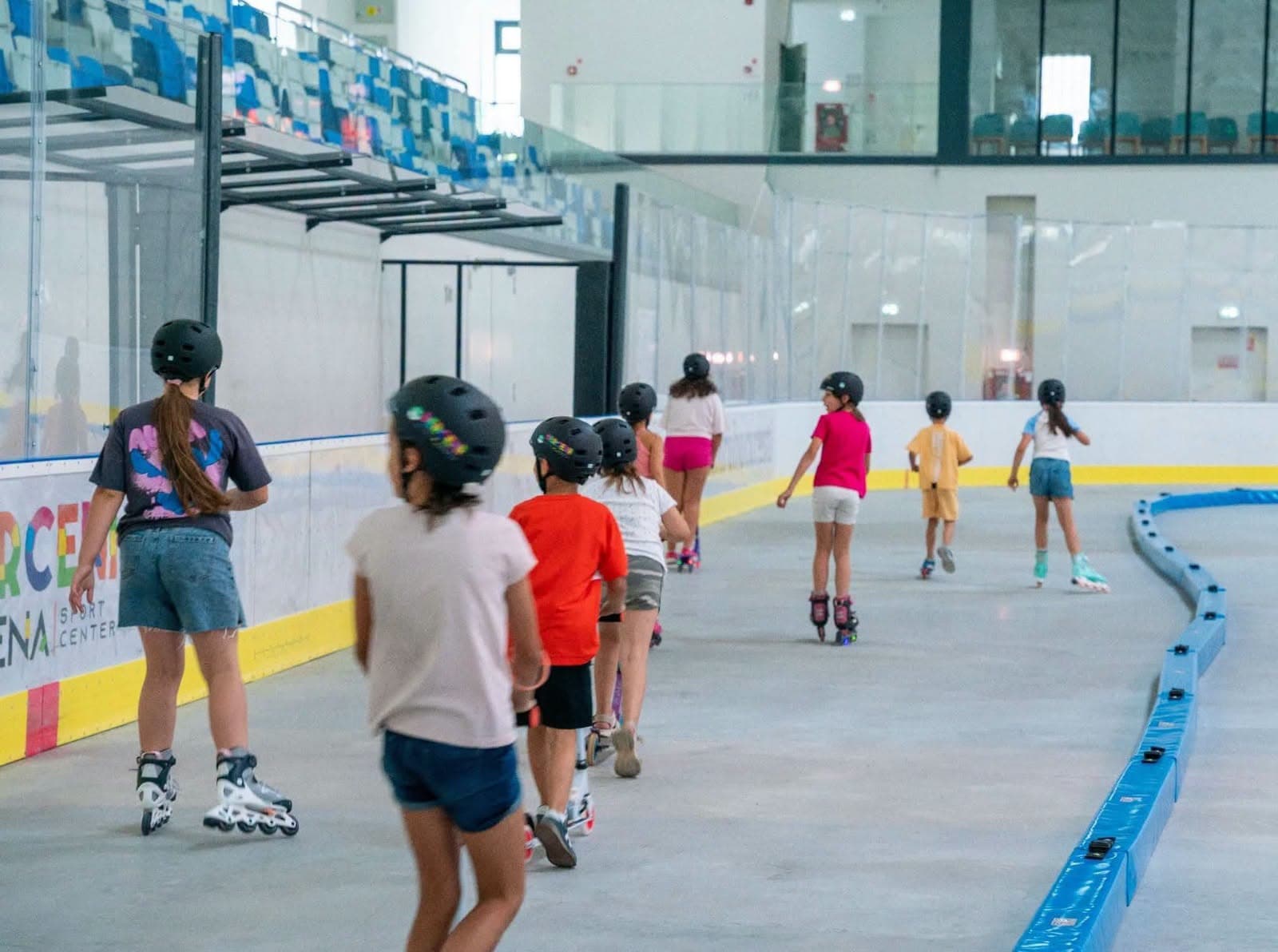 FOTO | Berceni Arena din S4 devine patinoar de vară fără gheață: de la 1 iulie, copiii din București vin cu rolele și trotineta, în două ture