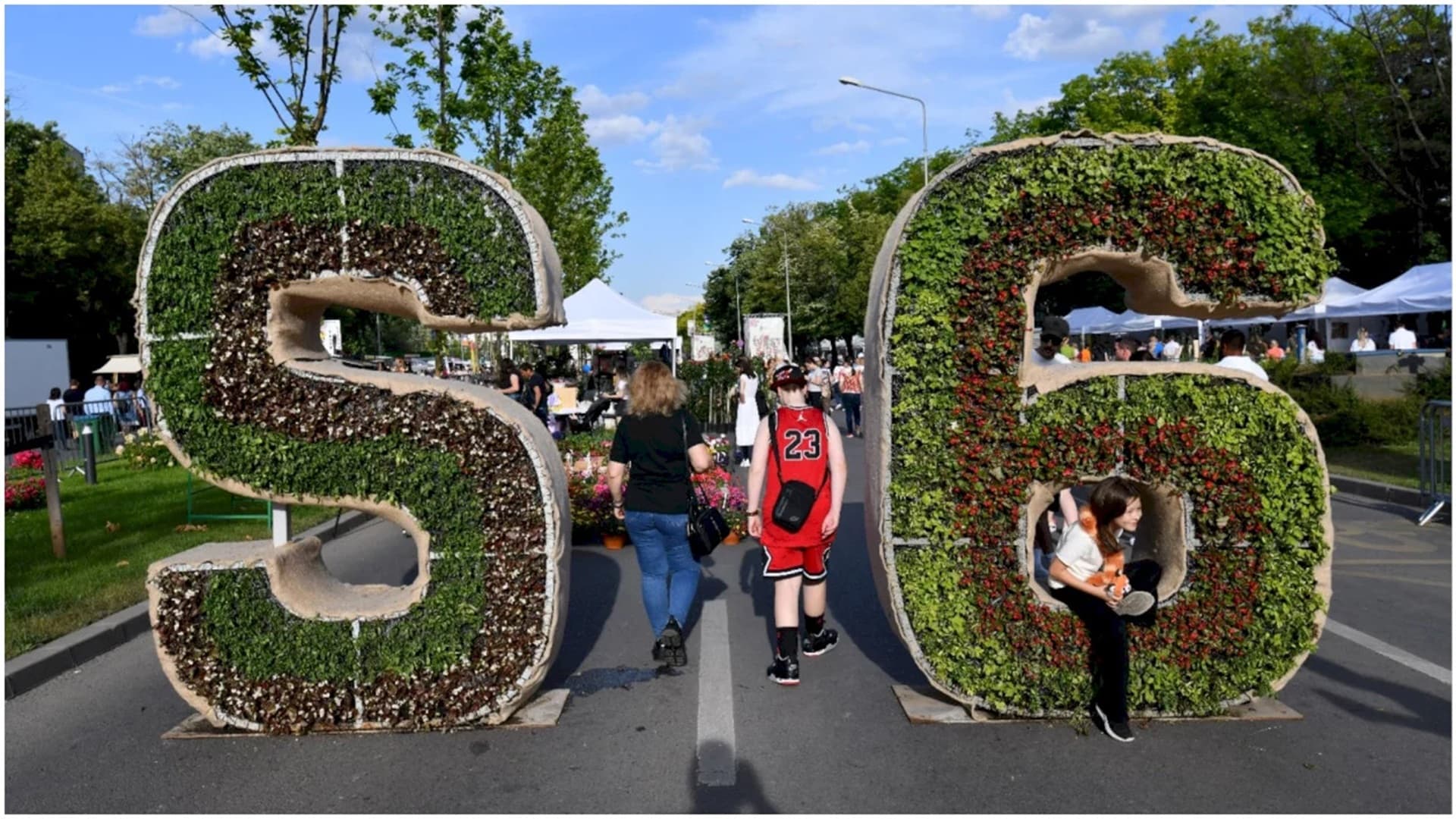 FOTO | Spectacole de teatru și magie la West Side Flower Fest, weekendul acesta. Ce activități sunt pregătite pentru cei mici la Festivalul Florilor din Parcul Drumul Taberei