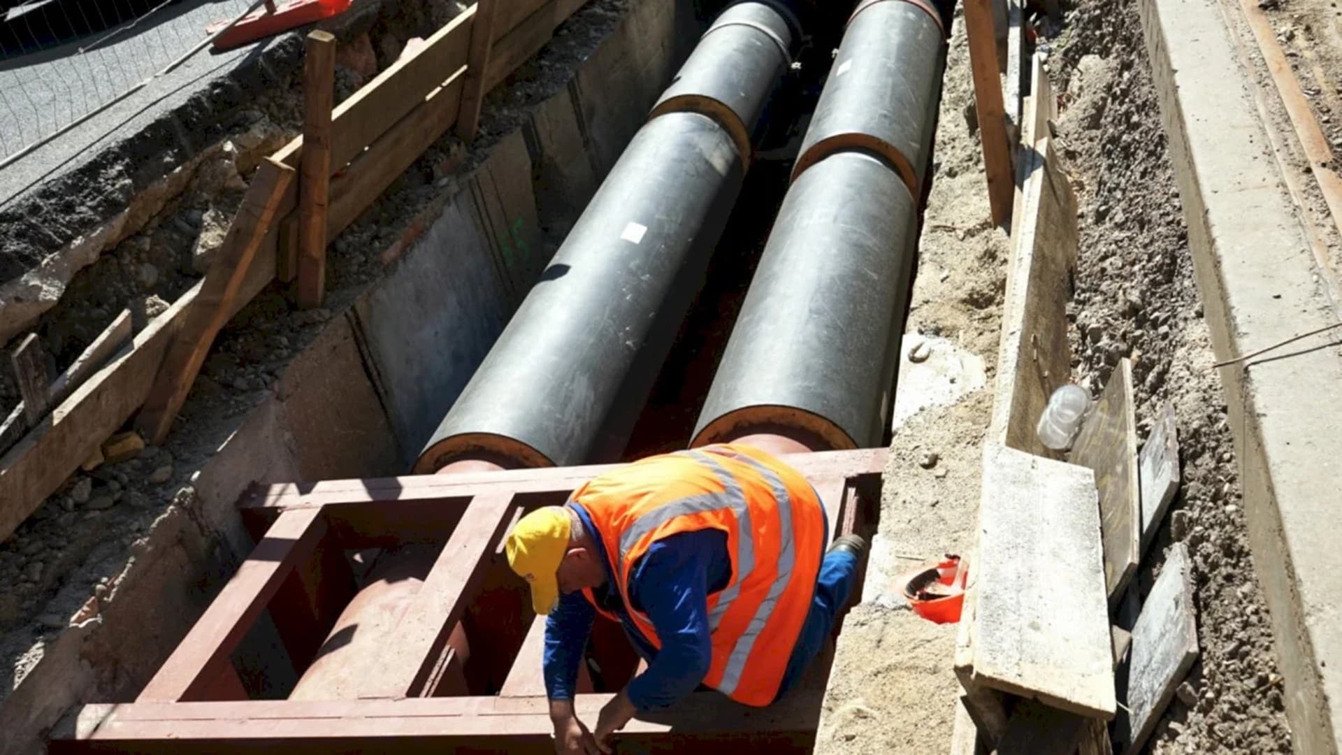 Termoenergetica vrea să cumpere conducte noi de 1 milion de lei, să mai schimbe din cele vechi, care se sparg nonstop. Licitație lansată în SEAP