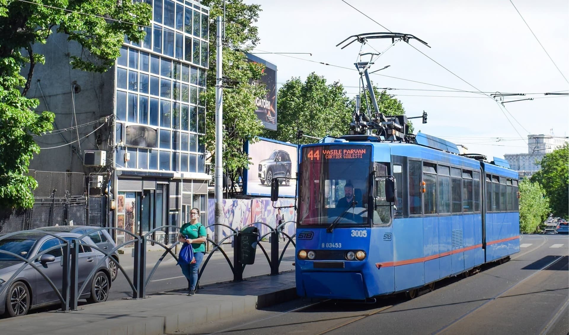 Începe reabilitarea șinelor de pe Bd. Dinicu Golescu. 8 linii STB vor circula pe trasee modificate de luni. Lista completă a schimbărilor