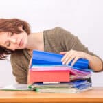 De astăzi, 6 mai, încep înscrierile la Titularizare 2026. Lista actelor necesare pentru profesori și viitoarele cadre didactice / Calendarul concursului național de angajare în Învățământ