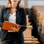 Interzicerea cumulului funcțiilor administrative din universități cu cele politice, propusă în programul de guvernare Tomac