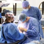 Colegiul Medicilor Stomatologi din România lansează platforma „CMSR Young” pentru studenții și tinerii medici stomatologi. România formează 14,5% dintre absolvenții de stomatologie ai UE, deși are sub 4% din populația Uniunii